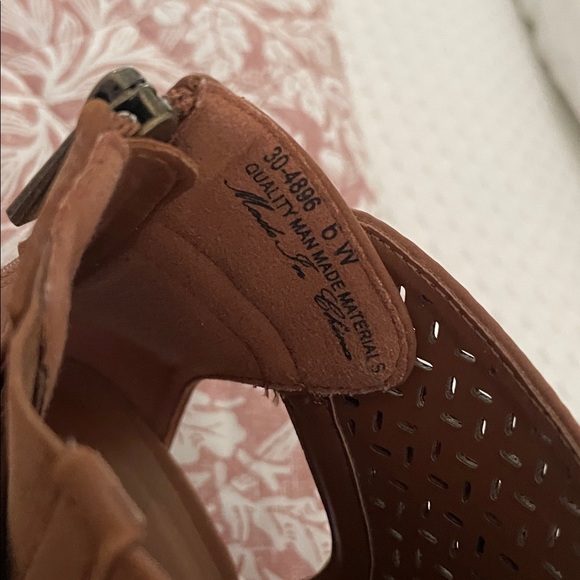 Easy Street Sz 6W Caramel Brown Peep-Toe Ankle Boots Shooties Zip Back - Picture 5 of 12